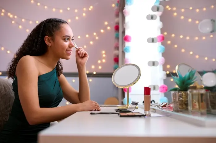 Makeup Tips to Add Sparkle to Any Season